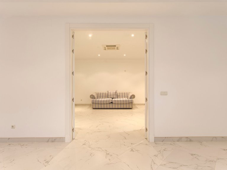 Villa for Sale in Benahavís, Malaga 40