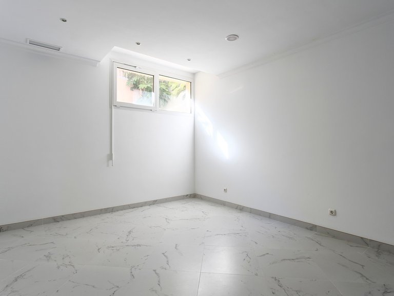 Villa for Sale in Benahavís, Malaga 41