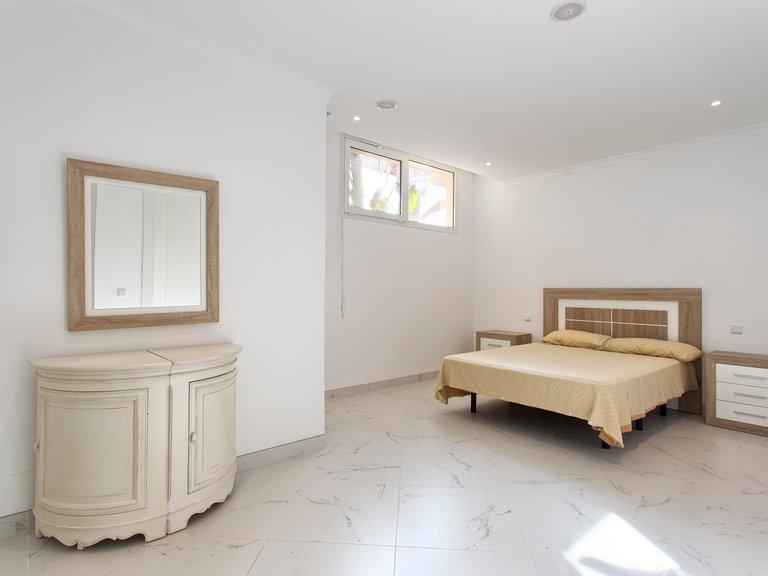 Villa for Sale in Benahavís, Malaga 42