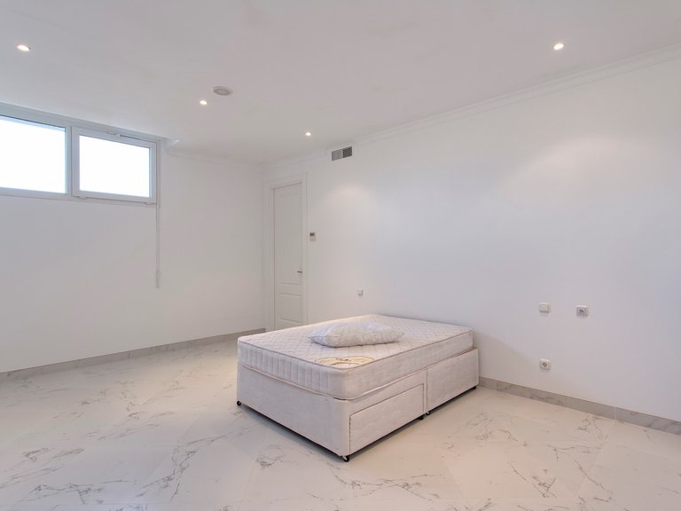 Villa for Sale in Benahavís, Malaga 43
