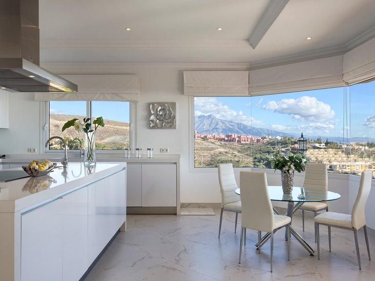 Villa for Sale in Benahavís, Malaga 5