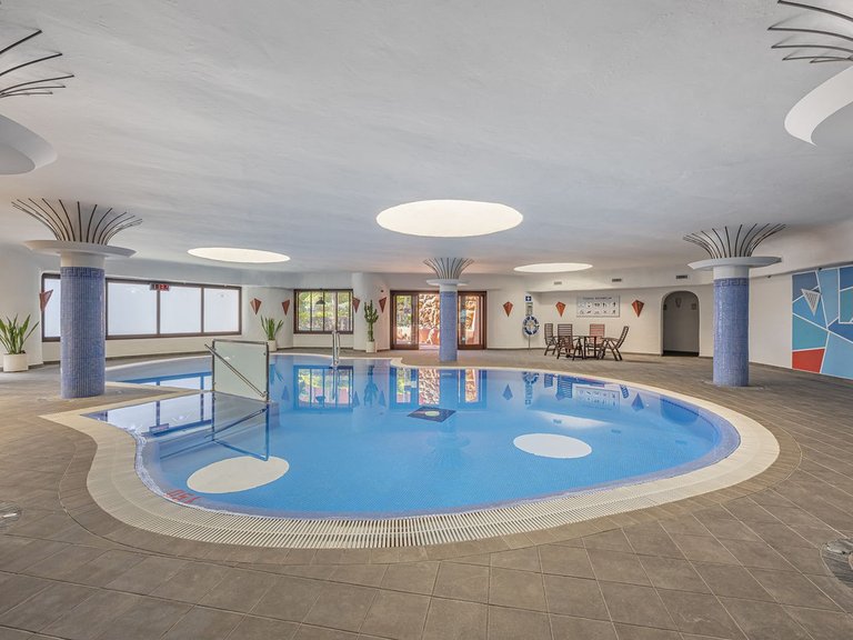 Apartment for Sale in New Golden Mile, Malaga 14