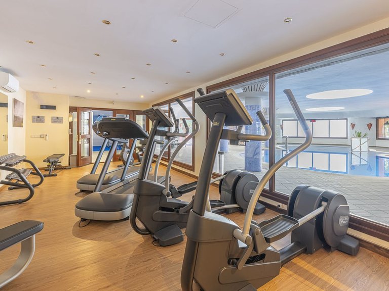Apartment for Sale in New Golden Mile, Malaga 16