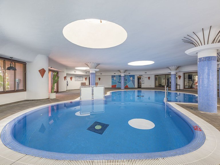 Apartment for Sale in New Golden Mile, Malaga 17