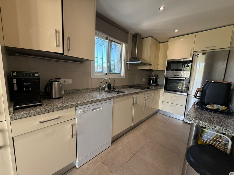 Villa for Sale in Estepona, Malaga 10
