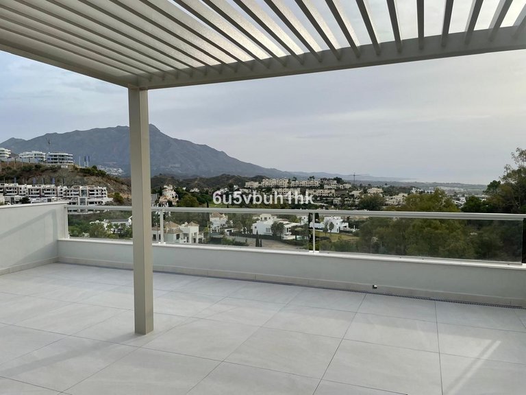 Apartment for Sale in La Quinta, Malaga 1