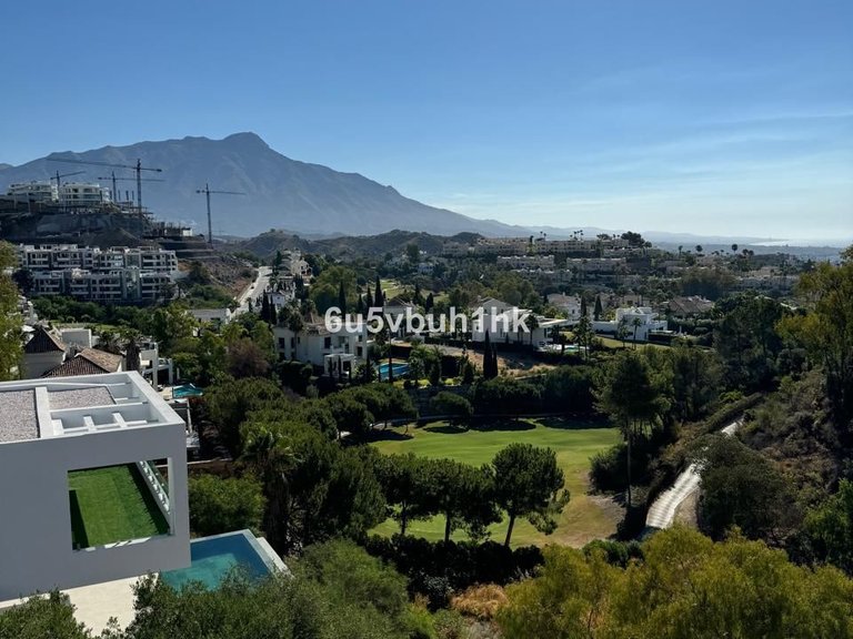 Apartment for Sale in La Quinta, Malaga 24