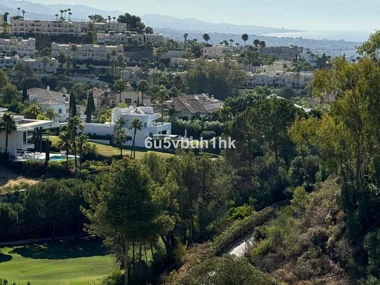 Apartment for Sale in La Quinta, Malaga 25