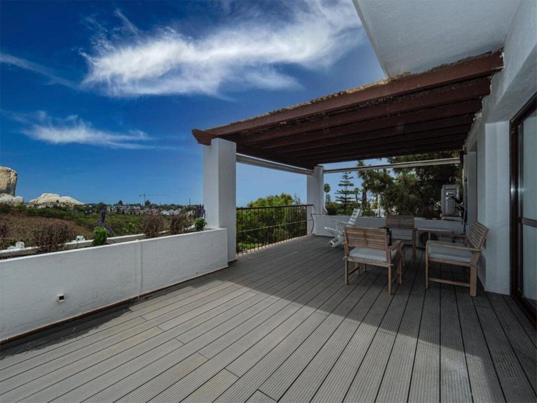 Apartment for Sale in The Golden Mile, Malaga 1