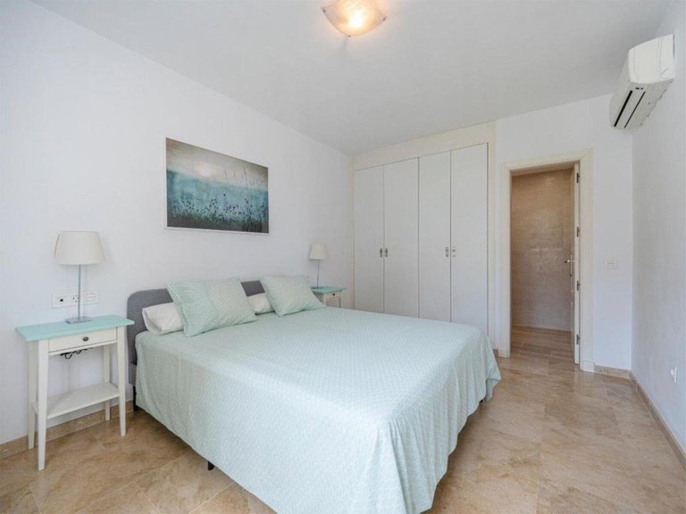 Apartment for Sale in The Golden Mile, Malaga 15