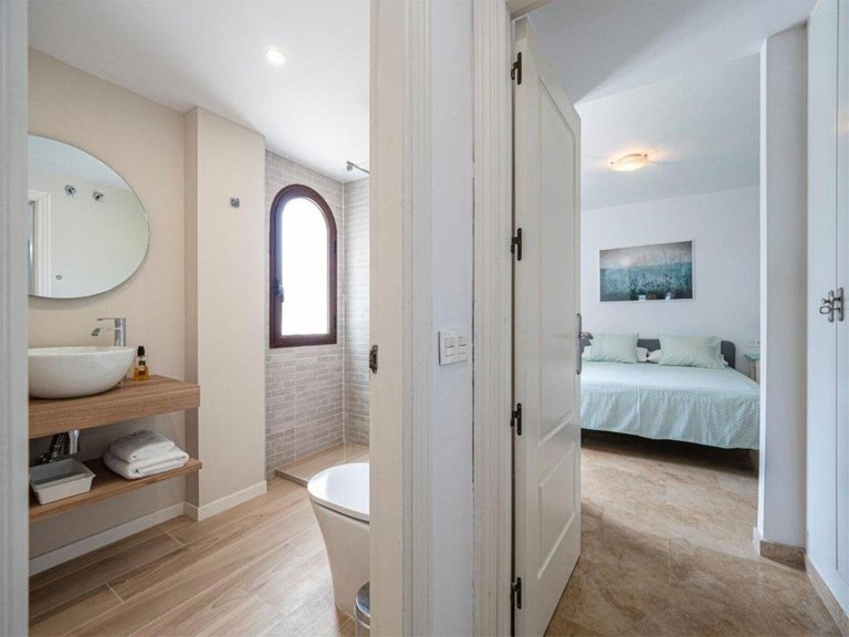 Apartment for Sale in The Golden Mile, Malaga 17