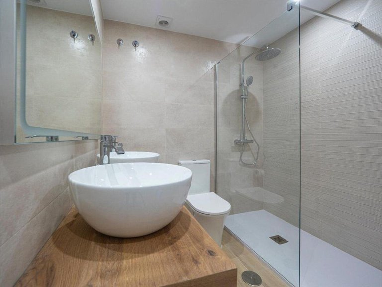 Apartment for Sale in The Golden Mile, Malaga 18