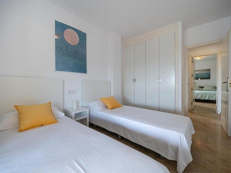 Apartment for Sale in The Golden Mile, Malaga 19