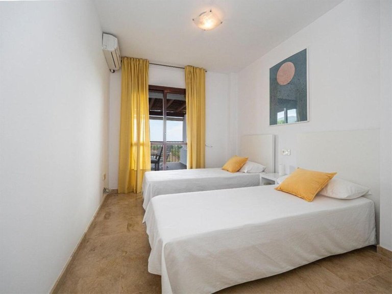 Apartment for Sale in The Golden Mile, Malaga 20