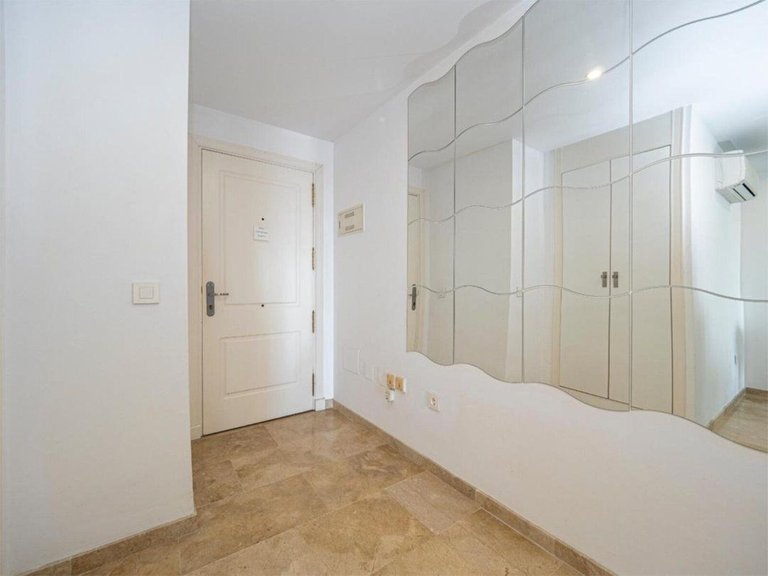 Apartment for Sale in The Golden Mile, Malaga 21