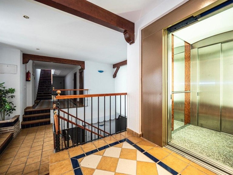 Apartment for Sale in The Golden Mile, Malaga 23