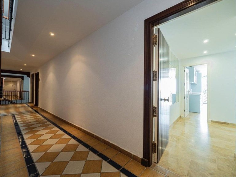 Apartment for Sale in The Golden Mile, Malaga 24