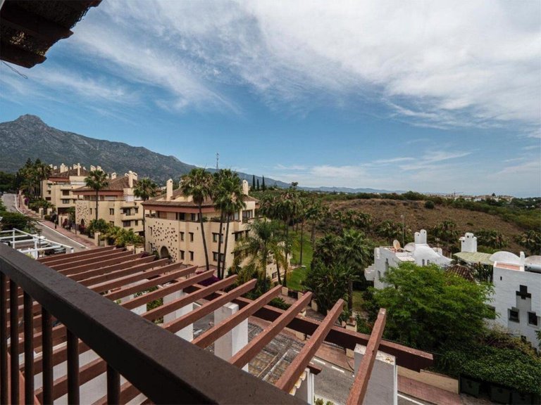 Apartment for Sale in The Golden Mile, Malaga 3