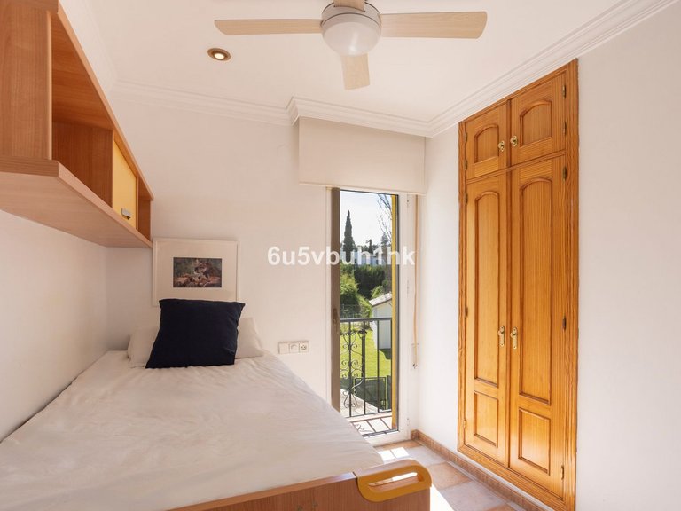 Villa for Sale in Sierrezuela, Malaga 19