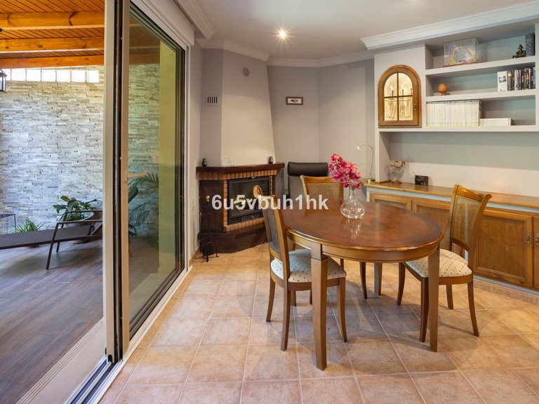 Villa for Sale in Sierrezuela, Malaga 2