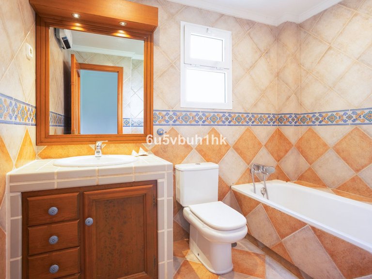 Villa for Sale in Sierrezuela, Malaga 20