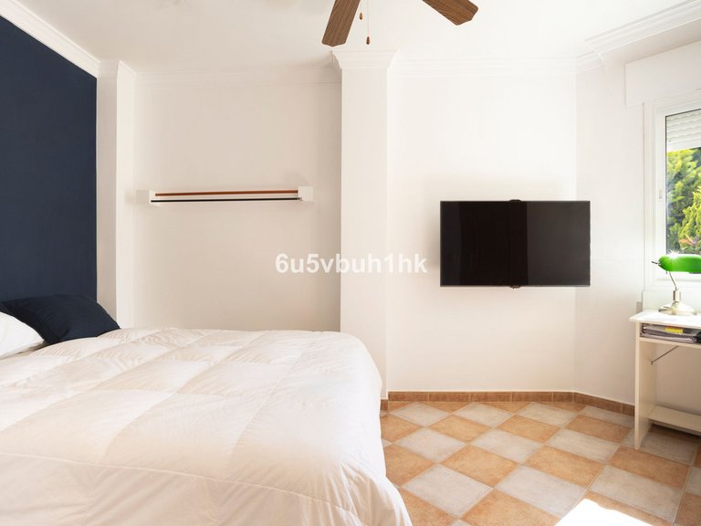 Villa for Sale in Sierrezuela, Malaga 22
