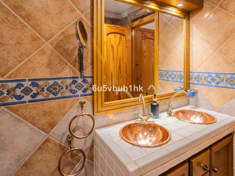 Villa for Sale in Sierrezuela, Malaga 28