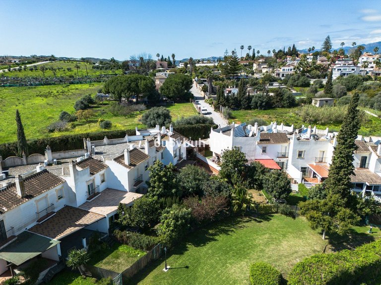 Villa for Sale in Sierrezuela, Malaga 3
