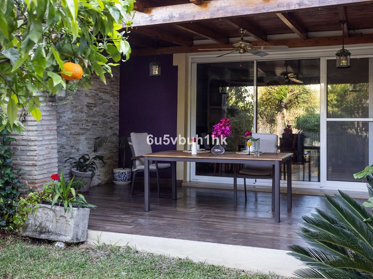 Villa for Sale in Sierrezuela, Malaga 30