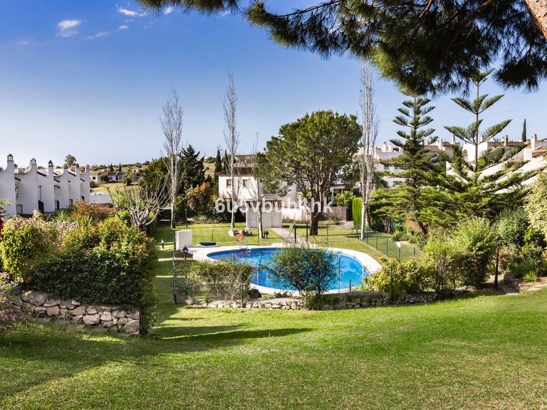 Villa for Sale in Sierrezuela, Malaga 40