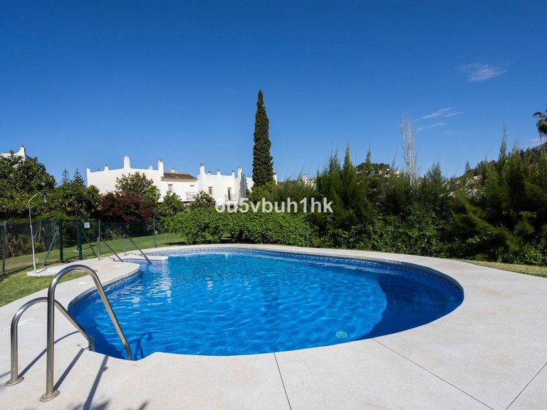 Villa for Sale in Sierrezuela, Malaga 41