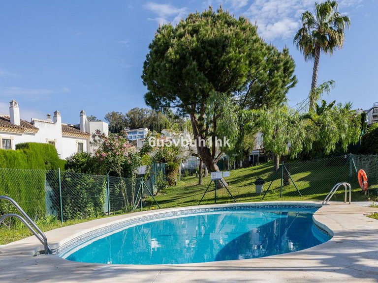 Villa for Sale in Sierrezuela, Malaga 42