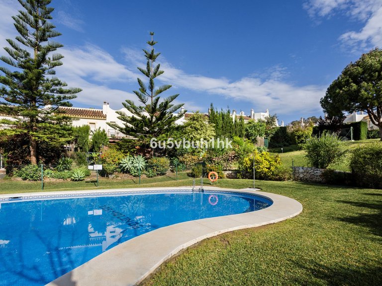 Villa for Sale in Sierrezuela, Malaga 43