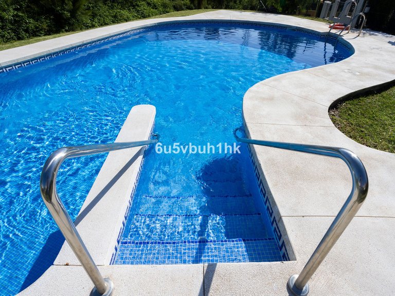 Villa for Sale in Sierrezuela, Malaga 45