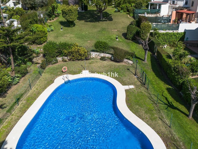 Villa for Sale in Sierrezuela, Malaga 46