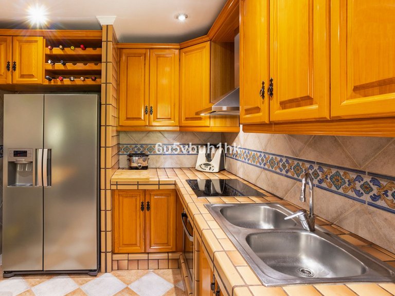 Villa for Sale in Sierrezuela, Malaga 8