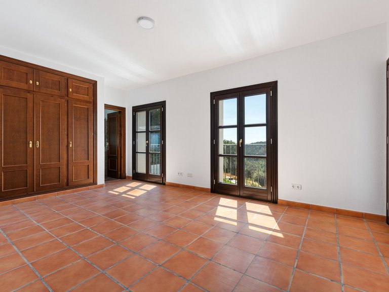 Villa for Sale in Casares, Malaga 10