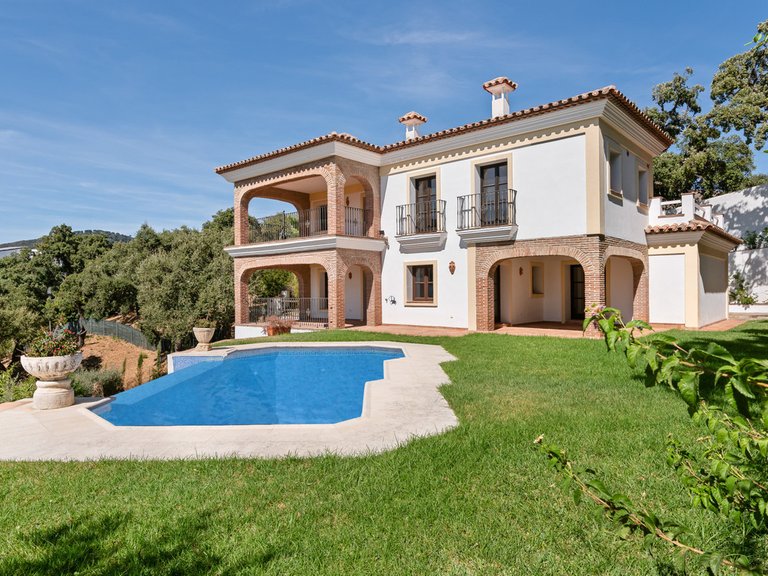 Villa for Sale in Casares, Malaga 13