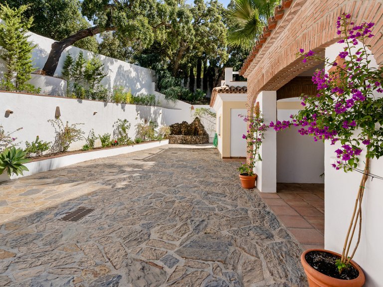 Villa for Sale in Casares, Malaga 16