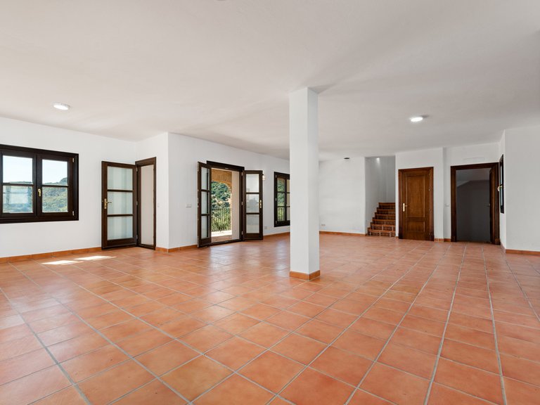 Villa for Sale in Casares, Malaga 18