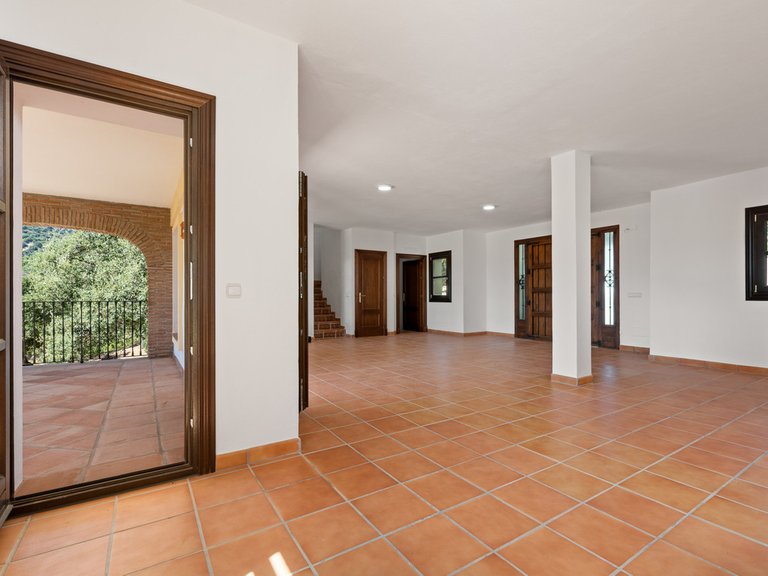 Villa for Sale in Casares, Malaga 19