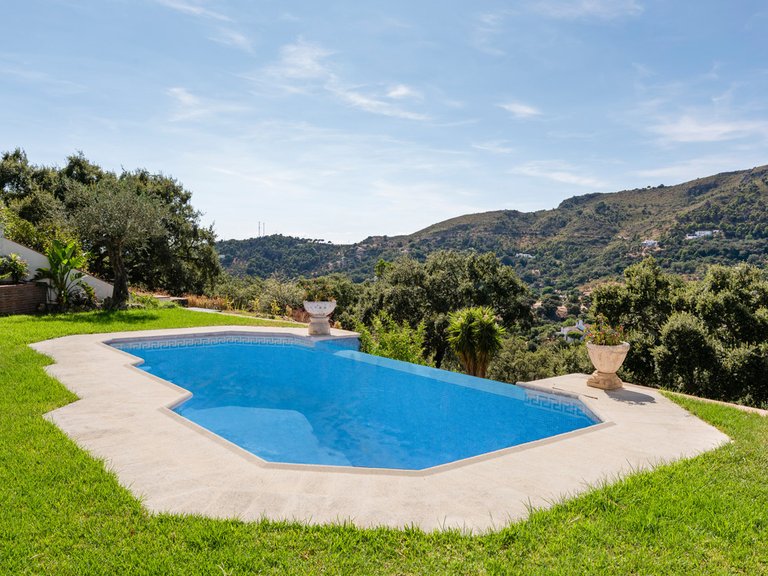 Villa for Sale in Casares, Malaga 5