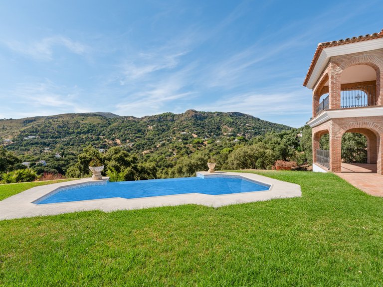Villa for Sale in Casares, Malaga 7