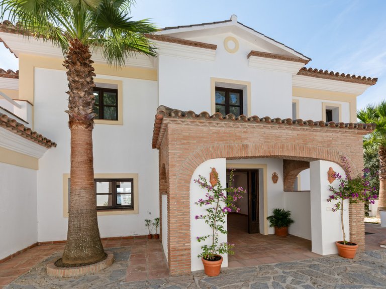 Villa for Sale in Casares, Malaga 8