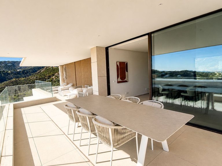 Apartment for Sale in La Quinta, Malaga 1