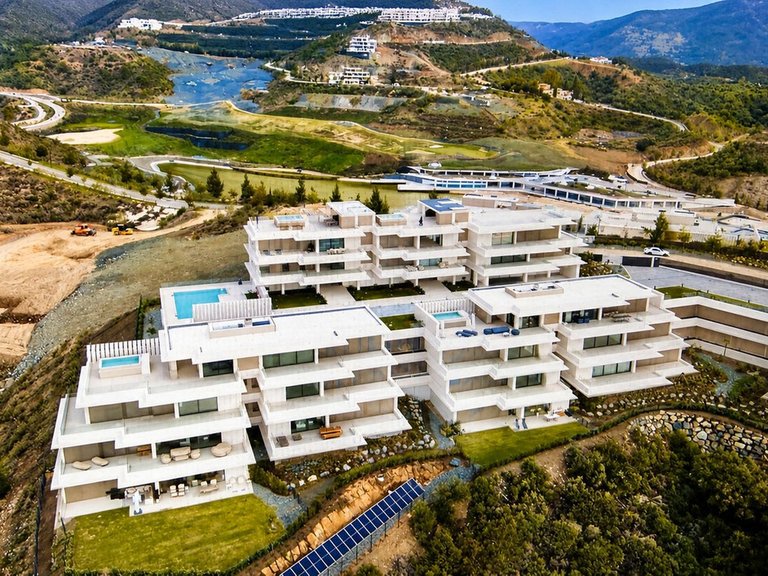 Apartment for Sale in La Quinta, Malaga 2