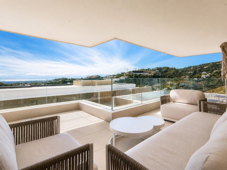 Apartment for Sale in La Quinta, Malaga 6