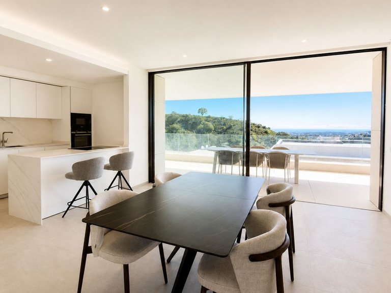 Apartment for Sale in La Quinta, Malaga 8