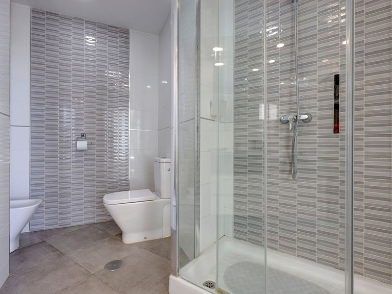 Apartment for Sale in Benalmadena Costa, Malaga 27