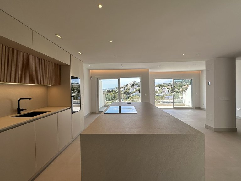Villa for Sale in Torrequebrada, Malaga 12